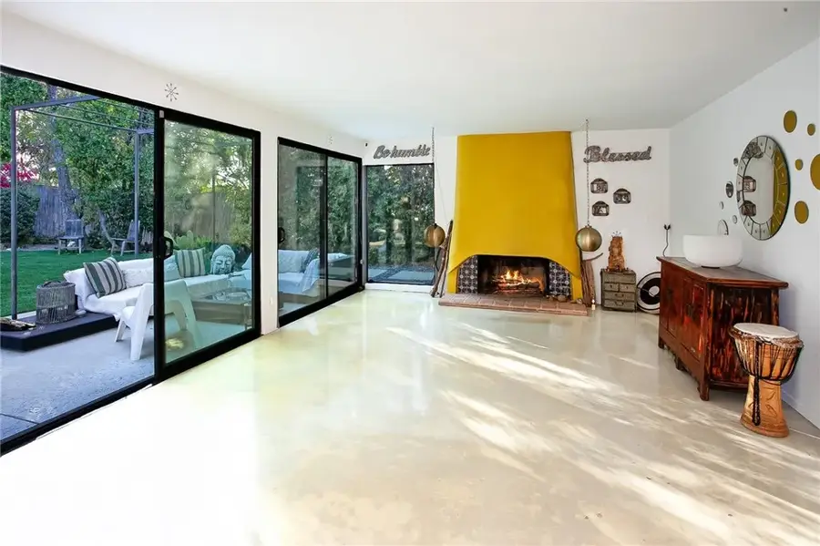 4709 Dunman Avenue, Woodland Hills, CA 91364 - #3