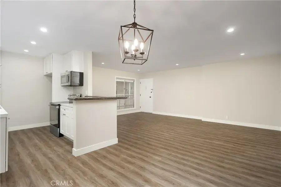 5320 Zelzah Avenue #201, Encino, CA 91316 - #2