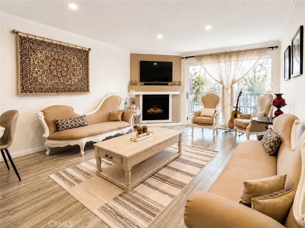 5565 Canoga Avenue #207, Woodland Hills, CA 91367 - #1