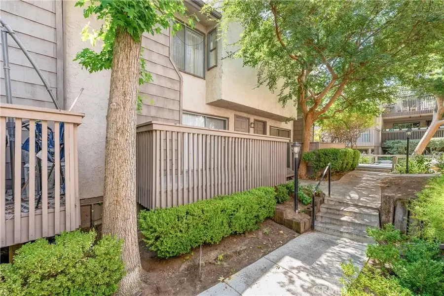18316 Hatteras #20, Tarzana, CA 91356 - #2
