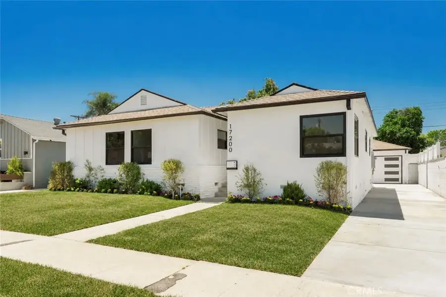 17200 Lanark Street, Lake Balboa, CA 91406 - #2