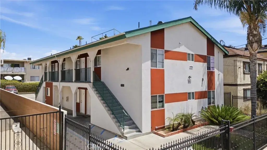 7228 Independence, Canoga Park, CA 91303 - #1