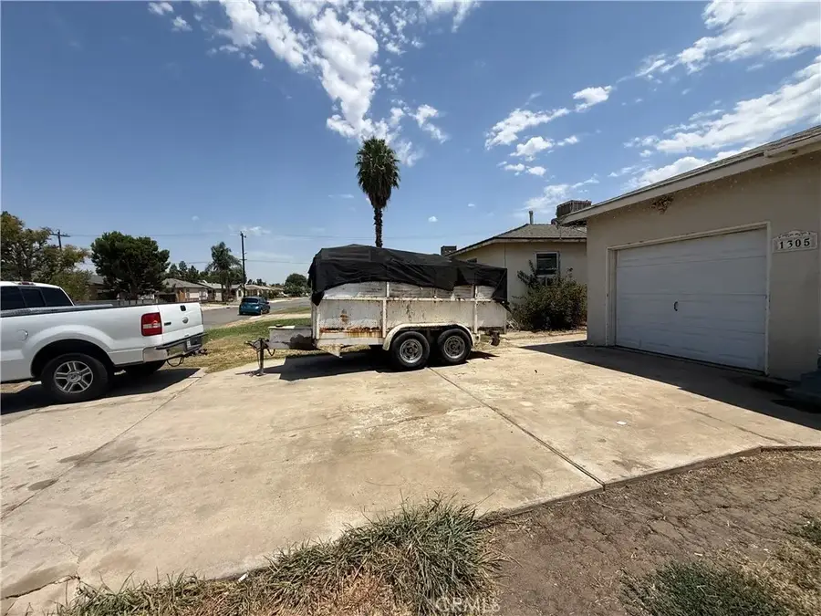 1305 Castaic, Bakersfield, CA 93308 - #2
