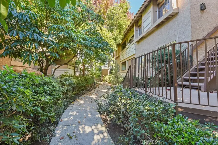 10237 De Soto #A, Chatsworth, CA 91311 - #2