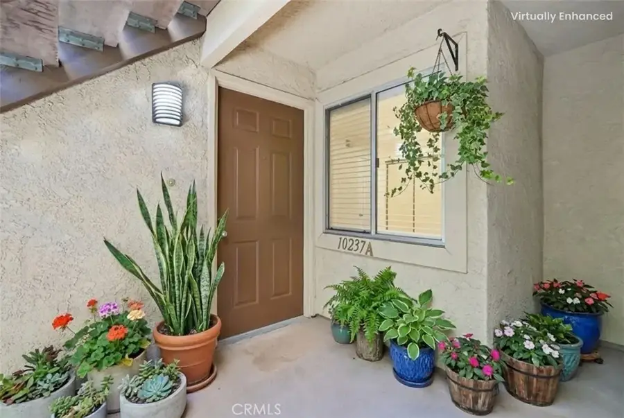 10237 De Soto #A, Chatsworth, CA 91311 - #3