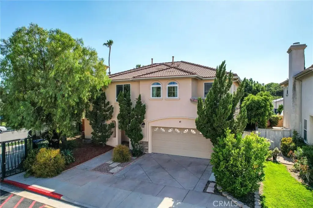 8501 Browns Creek Ln, Canoga Park, CA 91304 - #1