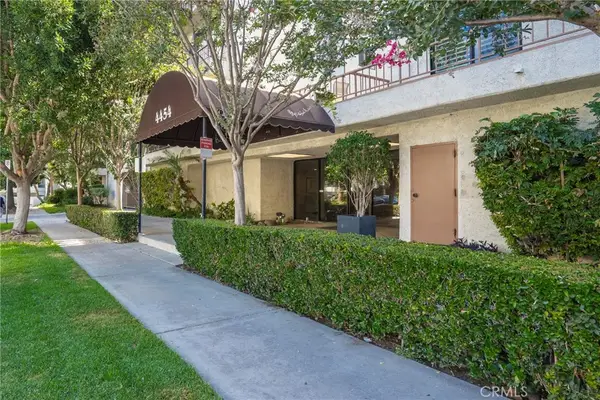 4454 Ventura Canyon #105, Sherman Oaks, CA 91423