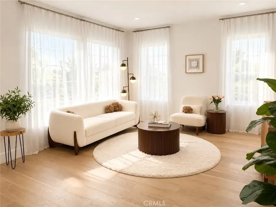 5143 Newcastle Avenue, Encino, CA 91316 - #2