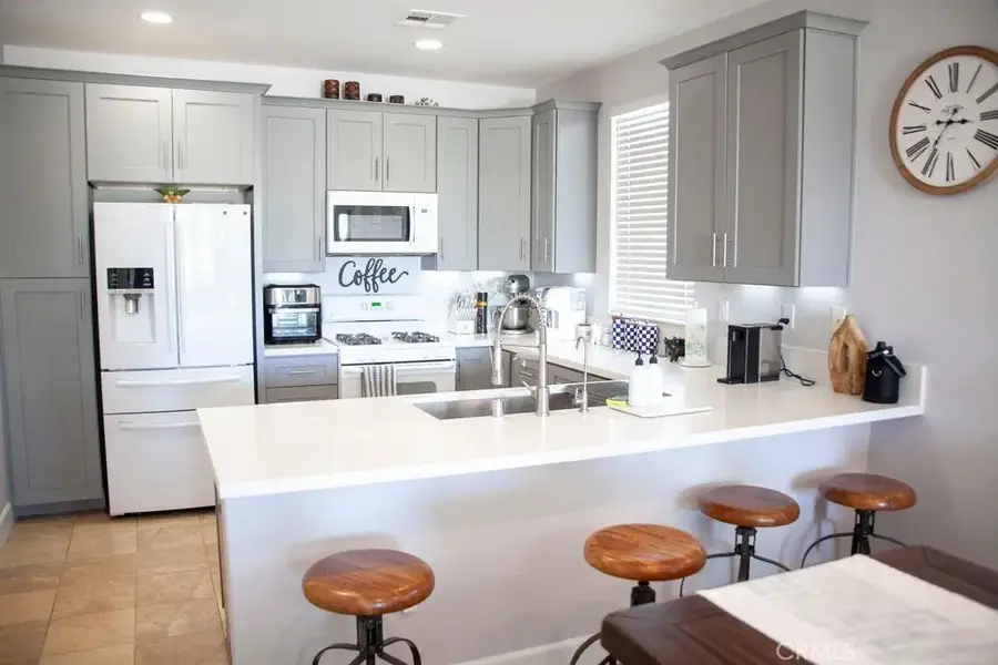 19611 Castle Harbor Court, Apple Valley, CA 92308 - #3