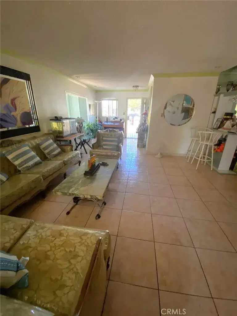 3111 Halldale Ave., Los Angeles, CA 90018 - #3