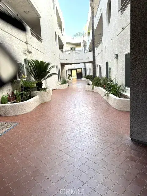 6828 Laurel Canyon Boulevard #211, North Hollywood, CA 91605 - #2