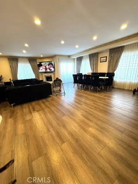 6828 Laurel Canyon Boulevard #211, North Hollywood, CA 91605 - #3