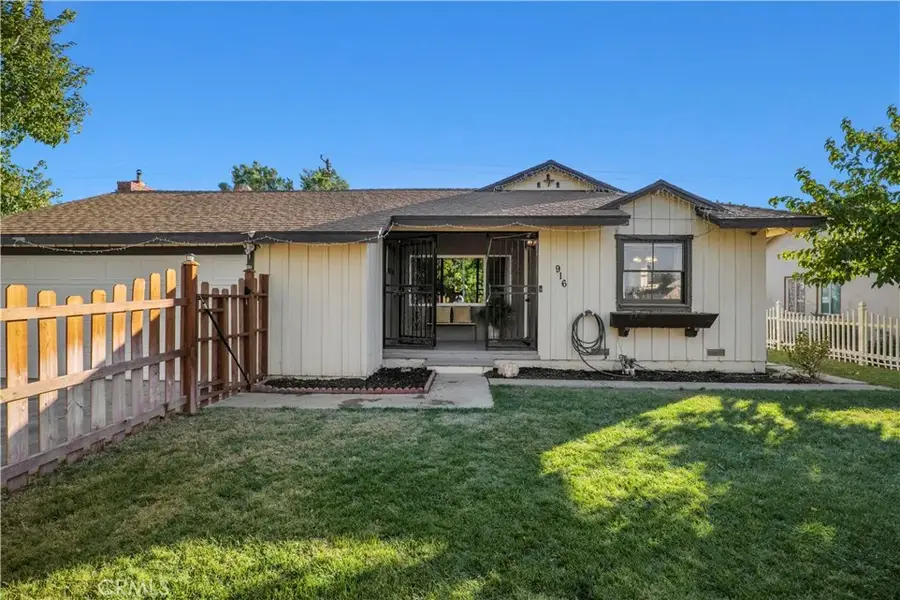 916 W Avenue J8, Lancaster, CA 93534 - #2