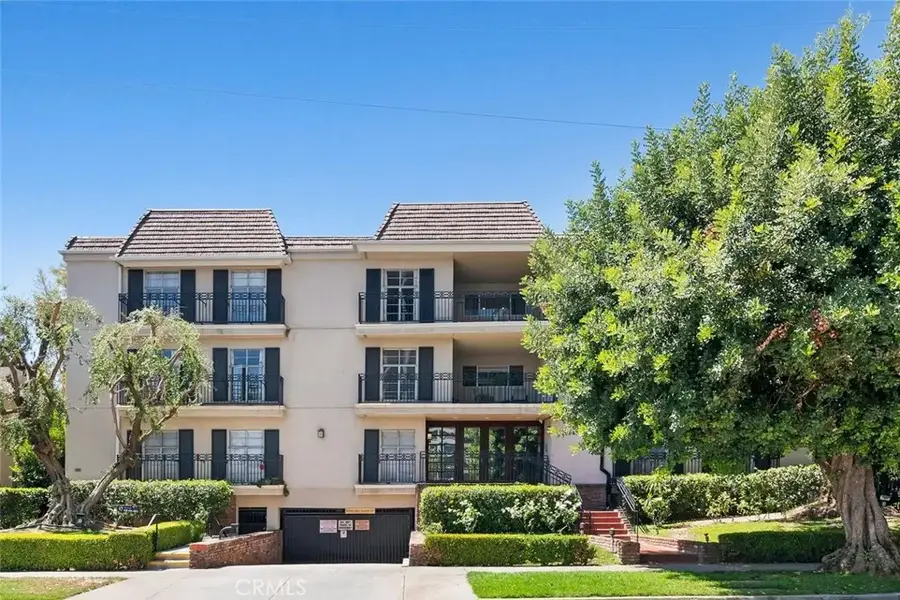 15248 Dickens Street #102, Sherman Oaks, CA 91403 - #2