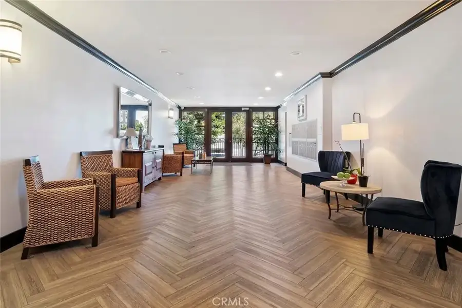 15248 Dickens Street #102, Sherman Oaks, CA 91403 - #3