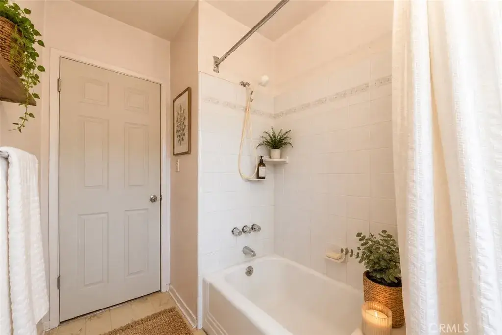 8101 Delco, Winnetka, CA 91306 - #1