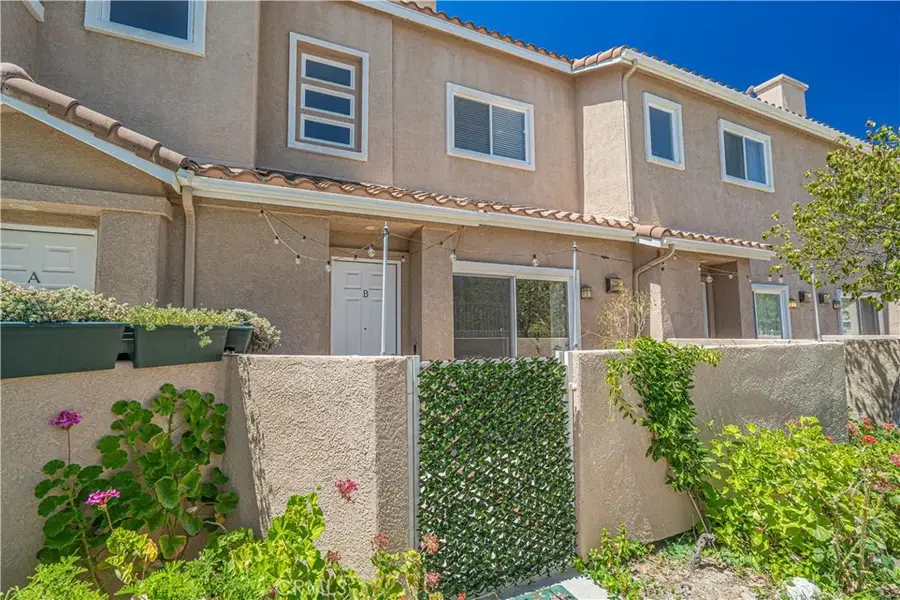 25708 Holiday Circle #B, Stevenson Ranch, CA 91381 - #3