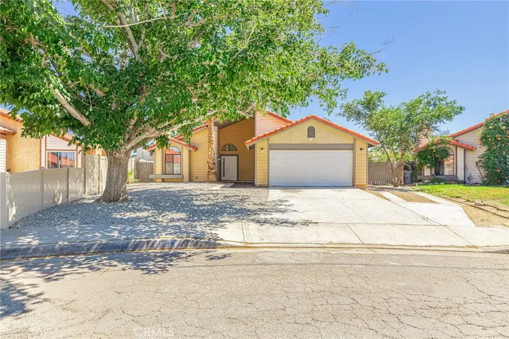 1544 E Norberry, Lancaster, CA 93535 - #1