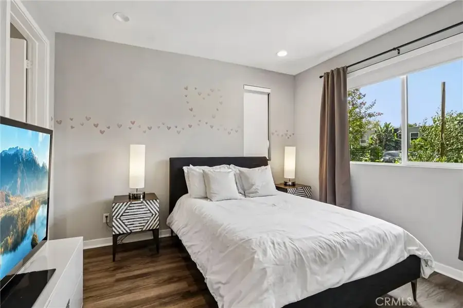 13219 Victory Boulevard, Van Nuys, CA 91401 - #2