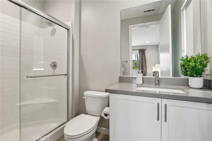 13219 Victory Boulevard, Van Nuys, CA 91401 - #3
