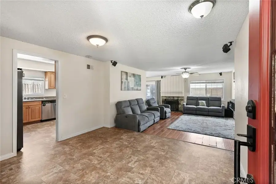 28948 Flowerpark Drive, Canyon Country, CA 91387 - #3