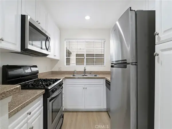 5510 Owensmouth #212, Woodland Hills, CA 91367