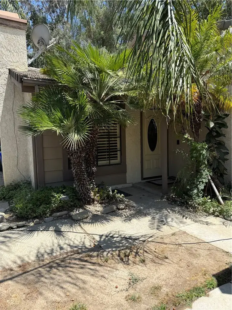 25852 Estaban, Valencia, CA 91355 - #2