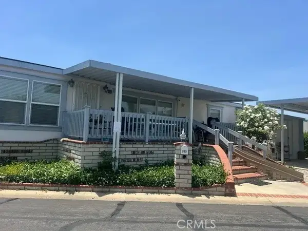8811 Canoga #303, Canoga Park, CA 91304