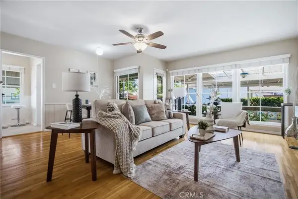 17061 Lorne, Lake Balboa, CA 91406