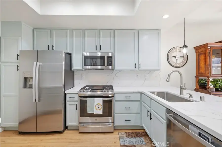 28127 Bobwhite Circle #98, Saugus, CA 91350 - #3
