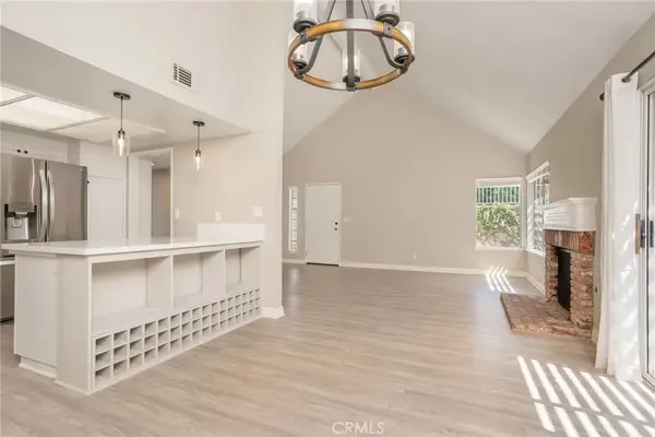1934 Suntree Lane #B, Simi Valley, CA 93063