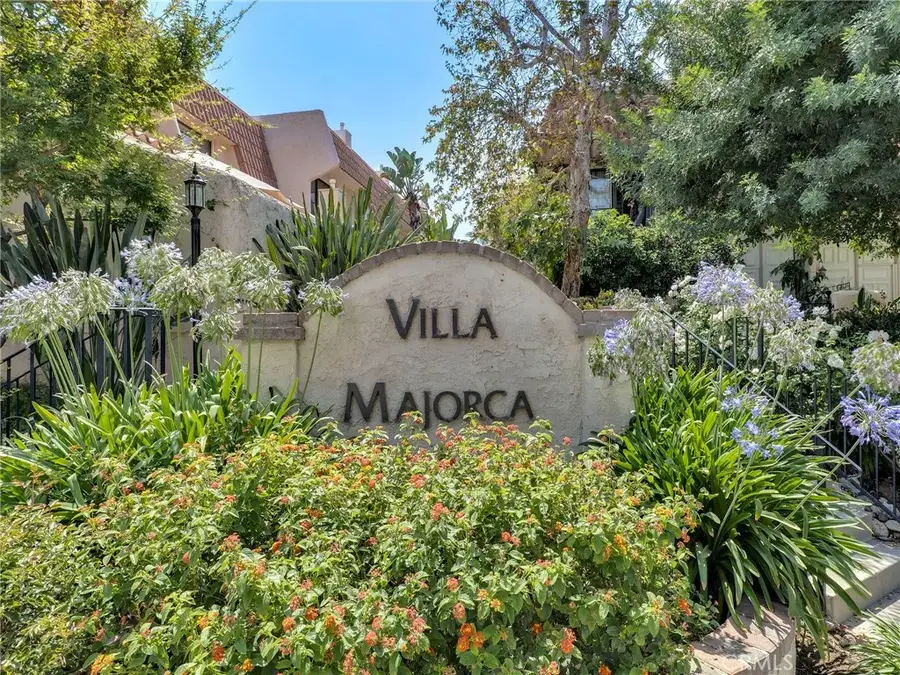 6244 Shoup Avenue, Woodland Hills, CA 91367 - #2