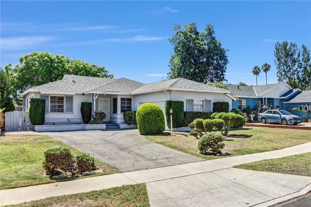 10939 Gloria, Granada Hills, CA 91344 - #1
