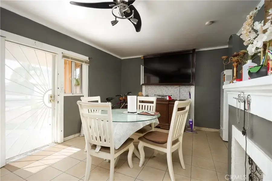 905 Q Street, Bakersfield, CA 93304 - #3