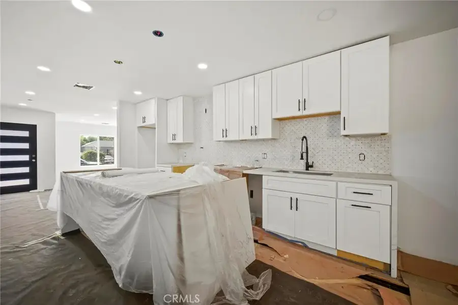 5776 Hesperia Avenue, Encino, CA 91316 - #3