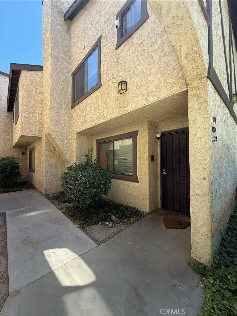 1322 W Avenue J4, Lancaster, CA 93534 - #2