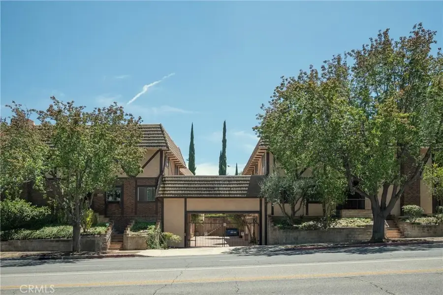 24420 Victory #06, Woodland Hills, CA 91367 - #2