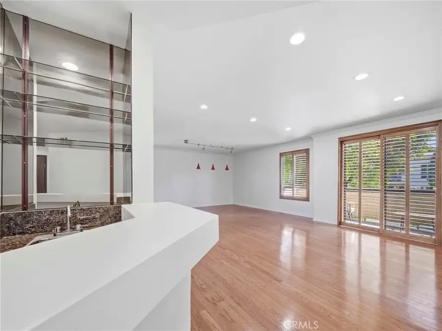 1315 Roxbury Dr #204, Los Angeles, CA 90035 - #3