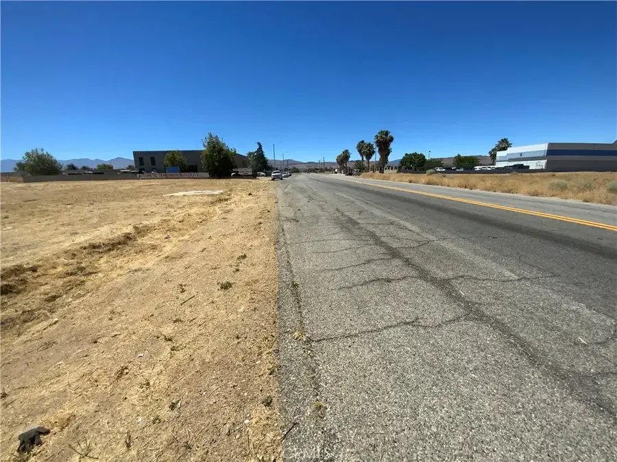 0 30th St, Palmdale, CA 93550 - #3