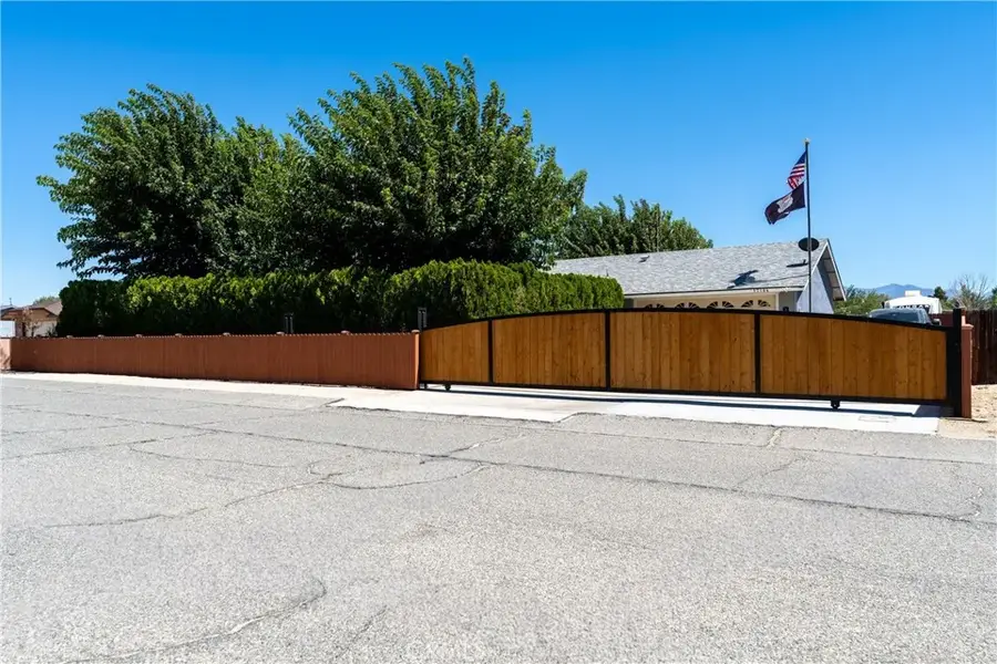 17164 Schollview, Lake Los Angeles, CA 93591 - #2
