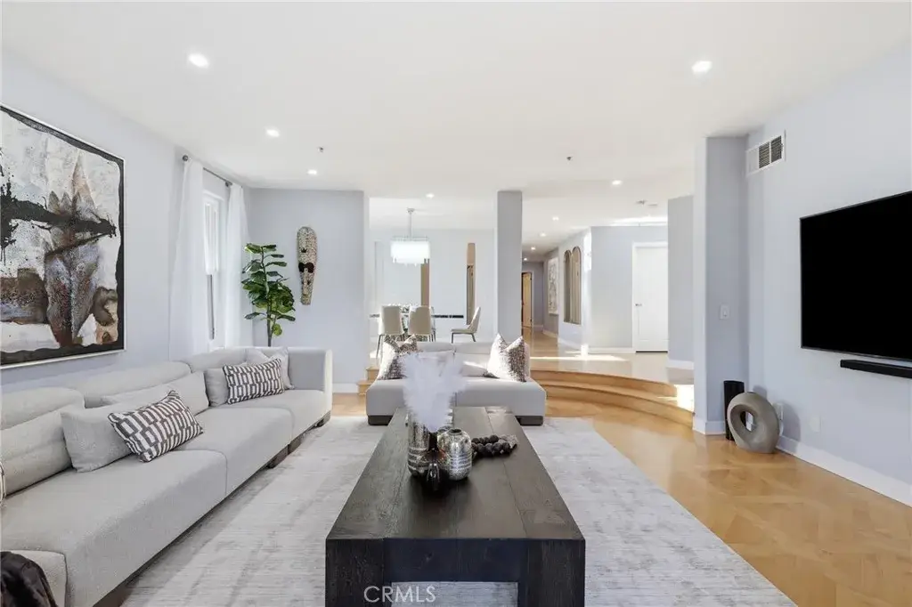14271 Dickens Street #201, Sherman Oaks, CA 91423 - #1