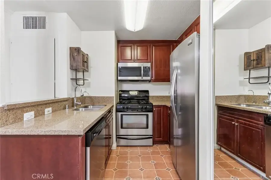 5535 Canoga #209, Woodland Hills, CA 91367 - #3