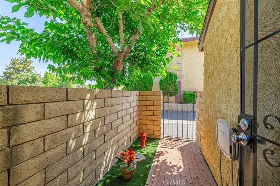 1543 W Avenue L #1, Lancaster, CA 93534 - #3