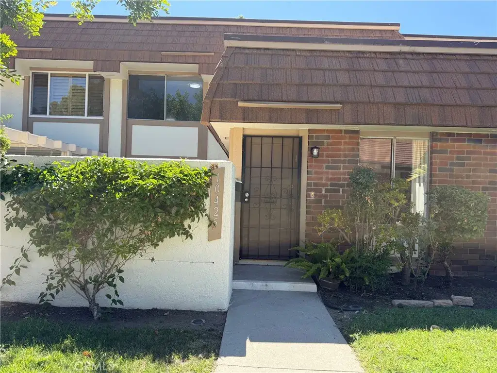 10425 Larwin Avenue, Chatsworth, CA 91311 - #1
