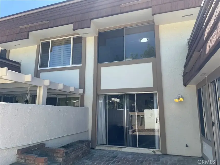 10425 Larwin Avenue, Chatsworth, CA 91311 - #3