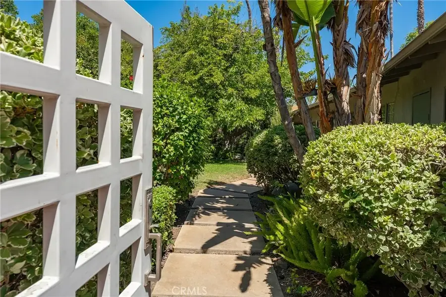 4956 Hood Drive, Woodland Hills, CA 91364 - #2