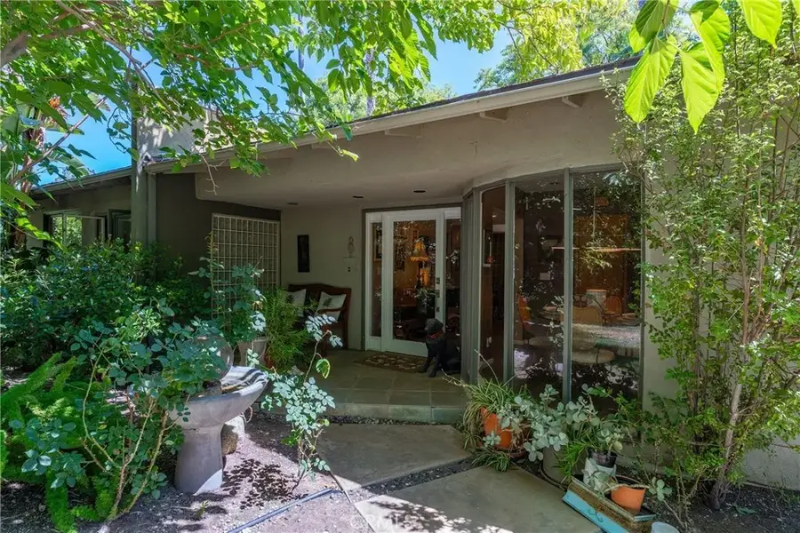 4956 Hood Drive, Woodland Hills, CA 91364 - #3