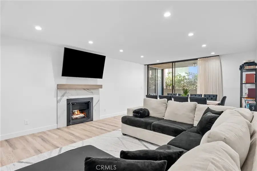 5325 Lindley Avenue #106, Tarzana, CA 91356 - #3