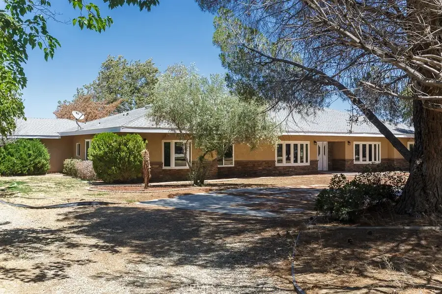 2017 W Avenue O4, Palmdale, CA 93551 - #2