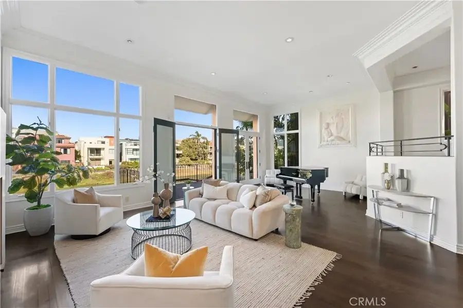 5206 Pacific Avenue, Marina Del Rey, CA 90292 - #2